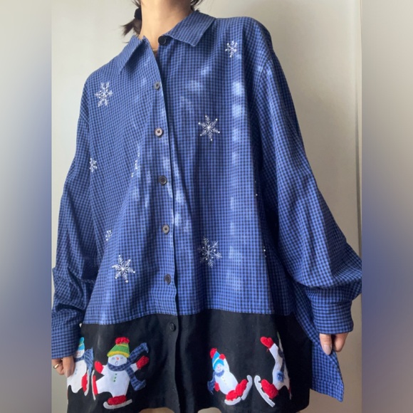 Vintage winter snowman / snowflake button up - Picture 2 of 6